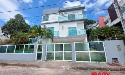 Casa em condomínio fechado com 5 quartos para alugar na Rua Vera Linhares de Andrade, 2148, Córrego Grande, Florianópolis, 377 m2 por R$ 11.000