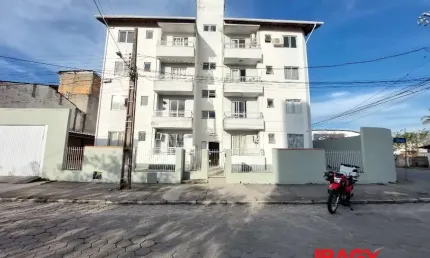 Apartamento com 2 quartos para alugar na Rua Saul Brandalise, 08, Passa Vinte, Palhoça, 56 m2 por R$ 1.600