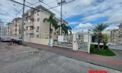 Excelente Apartamento 2 dormitório(s) em Areias - São José