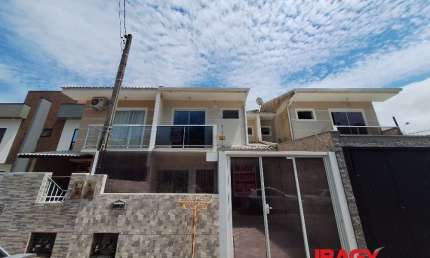 Casa com 2 quartos para alugar na Rua Uvaia, 14, Potecas, São José, 88 m2 por R$ 2.000