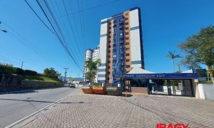 Excelente Apartamento 3 dormitório(s) em Capoeiras - Florianópolis
