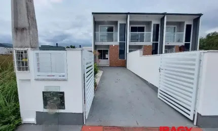 Casa com 2 quartos para alugar na Elza Costa Vieira, 42, Forquilhas, São José, 72 m2 por R$ 2.700
