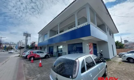 Sala comercial com 1 sala para alugar na Rua Caetano Silveira de Matos, 2400, Centro, Palhoça, 200 m2 por R$ 4.900