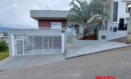 Excelente Casa 3 dormitório(s) em São Sebastião - Palhoça