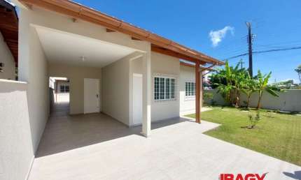 Casa com 2 quartos para alugar na Rua Arco íris, 518, Carianos, Florianópolis, 140 m2 por R$ 6.500