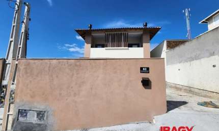 Apartamento com 2 quartos para alugar na Servidão David José Bastos, 82, Ingleses do Rio Vermelho, Florianópolis, 50 m2 por R$ 2.000
