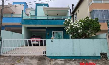 Casa com 3 quartos para alugar na Servidão Juvêncio Caetano Marques, 33, Ingleses do Rio Vermelho, Florianópolis, 128 m2 por R$ 4.800