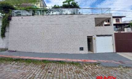 Casa com 1 quarto para alugar na Rua Mário Cândido da Silva, 46, Abraão, Florianópolis por R$ 3.000