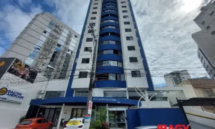 Apartamento com 3 quartos para alugar na Praça Hercílio Luz, 1349, Centro, Florianópolis, 88 m2 por R$ 4.990