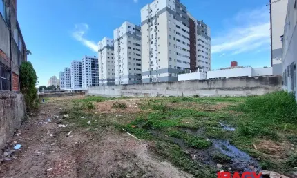 Terreno comercial para alugar na Rua Fagundes Varela, 1313, Areias, São José por R$ 11.500