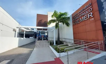 Ponto comercial para alugar na Avenida Presidente Kennedy, 231, Kobrasol, São José