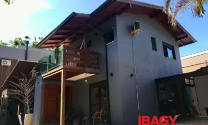 Casa com 2 quartos para alugar na Rua Laurindo Januário da Silveira, 5170, Lagoa da Conceição, Florianópolis, 165 m2 por R$ 12.000