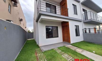 Casa com 3 quartos para alugar na Rua Maria Geraldina Ramos, 598, Carianos, Florianópolis, 137 m2 por R$ 5.800