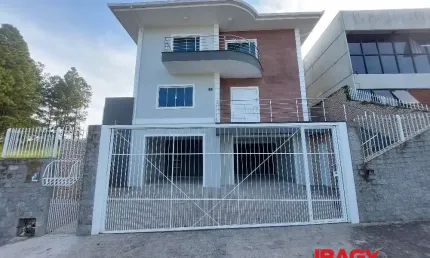 Casa com 5 quartos para alugar na Rua das Goiabeiras, 65, Pedra Branca, Palhoça por R$ 8.400