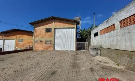 Barracão / Galpão / Depósito com 9 salas para alugar na Nelson Miguel da Silva, 12, Serraria, São José, 515 m2 por R$ 11.000