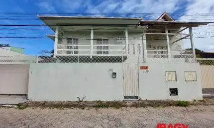 Casa com 5 quartos para alugar na Vassourinha, 210, Rio Tavares, Florianópolis, 400 m2 por R$ 6.200