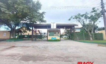 Casa em condomínio fechado com 3 quartos para alugar na Travessa da Liberdade, 457, Campeche, Florianópolis, 275 m2 por R$ 12.000