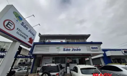 Sala comercial para alugar na Rua Vereador Osvaldo de Oliveira, 4033, Centro, Palhoça, 33 m2 por R$ 1.300