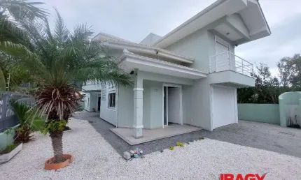 Casa com 4 quartos para alugar na Rua Olinda Olídia Vieira, 297, Praia de Fora, Palhoça, 250 m2 por R$ 7.500