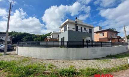 Casa com 4 quartos para alugar na Rua Vista do Sol, 20, Campeche, Florianópolis por R$ 7.200