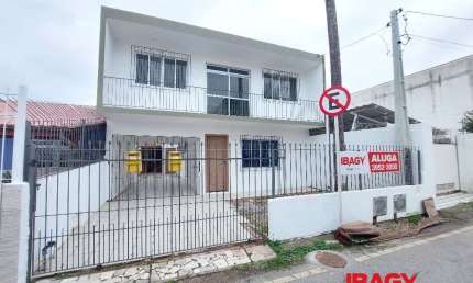 Casa com 2 quartos para alugar na Rua Pedro Cunha, 130, Kobrasol, São José, 65 m2 por R$ 2.450