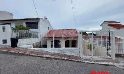 Casa com 4 quartos para alugar na Almirante Carlos Silveira Carneiro, 572, Agronômica, Florianópolis, 200 m2 por R$ 4.900