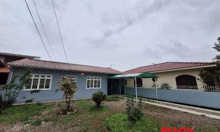 Casa com 2 quartos para alugar na Saturnino Henrique Leite, 72, Picadas do Sul, São José, 90 m2 por R$ 3.000