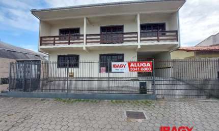 Excelente Casa 2 dormitório(s) em Ponte do Imaruim - Palhoça
