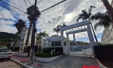 Apartamento com 2 quartos para alugar na Rua José Airton de Castro, 160, Roçado, São José, 47 m2 por R$ 2.300