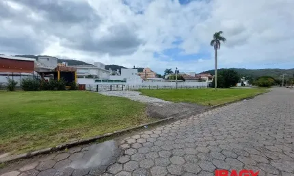 Terreno comercial para alugar na Rua Eurico Hosterno, 01, Santa Mônica, Florianópolis, 242 m2 por R$ 3.500