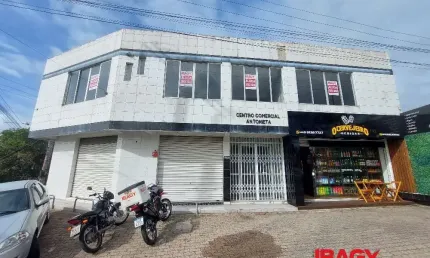 Sala comercial com 7 salas para alugar na Rua Assis Brasil, 4233, Ponta de Baixo, São José, 216 m2 por R$ 5.000