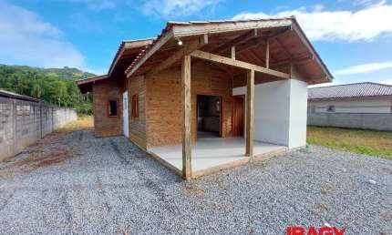 Casa com 2 quartos para alugar na Maria Célia Bittencourt, 00, Vila Santana, Santo Amaro da Imperatriz, 70 m2 por R$ 1.500