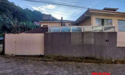 Casa com 3 quartos para alugar na Elaine Cristine da Silva, 44, Saco Grande, Florianópolis, 110 m2 por R$ 5.100