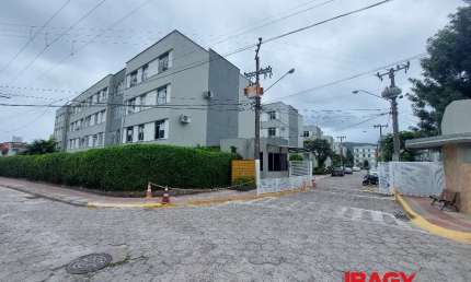 Apartamento com 2 quartos para alugar na Rua Luiz Oscar de Carvalho, 75, Trindade, Florianópolis, 52 m2 por R$ 3.200