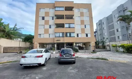 Apartamento com 3 quartos para alugar na PADOVA, 74, Córrego Grande, Florianópolis, 81 m2 por R$ 3.200