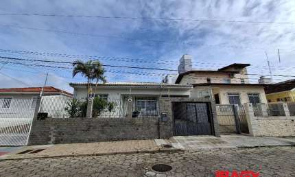 Casa com 3 quartos para alugar na Rua Tenente Joaquim Machado, 73, Capoeiras, Florianópolis, 110 m2 por R$ 5.900