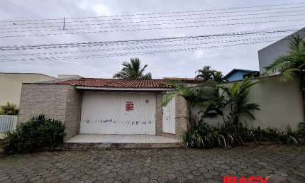 Excelente Casa 3 dormitório(s) em Morro das Pedras - Florianópolis