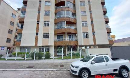 Excelente Apartamento 3 dormitório(s) em Capoeiras - Florianópolis