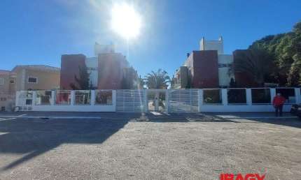 Casa em condomínio fechado com 3 quartos para alugar na Rua Grumixama, 201, Campeche, Florianópolis, 163 m2 por R$ 6.150