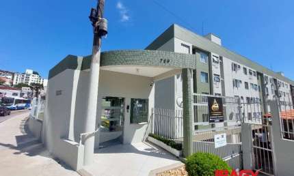 Apartamento com 1 quarto para alugar na Rua Delminda Silveira, 729, Beira Mar, Florianópolis, 49 m2 por R$ 2.000
