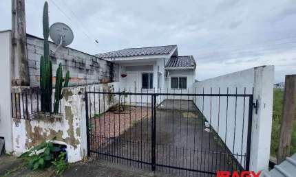 Casa com 2 quartos para alugar na Dona Ivone Lara, 16, Alto Aririu, Palhoça, 48 m2 por R$ 2.500