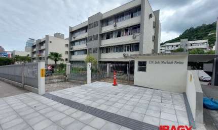 Excelente Apartamento 3 dormitório(s) em Centro - Florianópolis