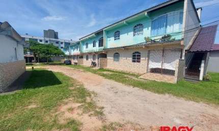 Apartamento com 2 quartos para alugar na João Pacheco, 174, Vargem Grande, Florianópolis, 78 m2 por R$ 2.000