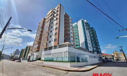 Apartamento com 2 quartos para alugar na Rua Adriano Picolli, 100, Rio Caveiras, Biguaçu, 69 m2 por R$ 3.100