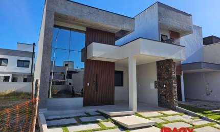 Casa em condomínio fechado com 3 quartos para alugar na Avenida Wilson Castelo Branco, 700, Beira Rio, Biguaçu, 100 m2 por R$ 5.800