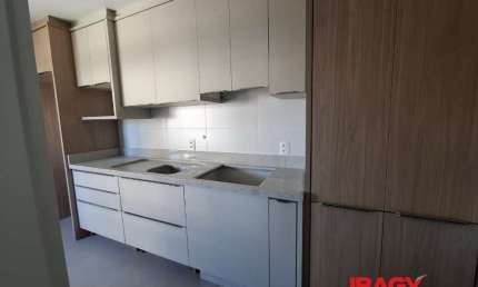 Apartamento com 1 quarto para alugar na Rua Ângelo La Porta, 150, Centro, Florianópolis, 25 m2 por R$ 3.600