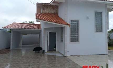 Casa com 4 quartos para alugar na Francisco Velho, 70, Pachecos, Palhoça por R$ 5.000