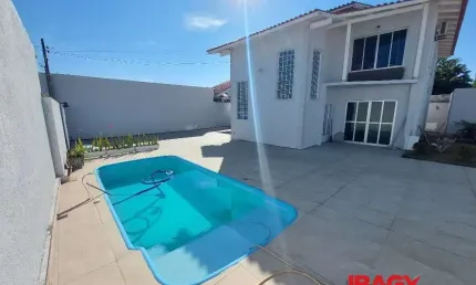 Excelente Casa 4 dormitório(s) em Pacheco - Palhoça