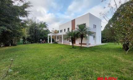 Excelente Casa 3 dormitório(s) em Sambaqui - Florianópolis