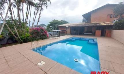 Apartamento com 1 quarto para alugar na Rua Júlio D'Acia Barreto, 428, Carvoeira, Florianópolis